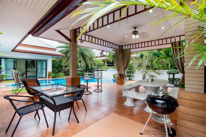 Villa Nataly На Джомтиен Екстериор снимка