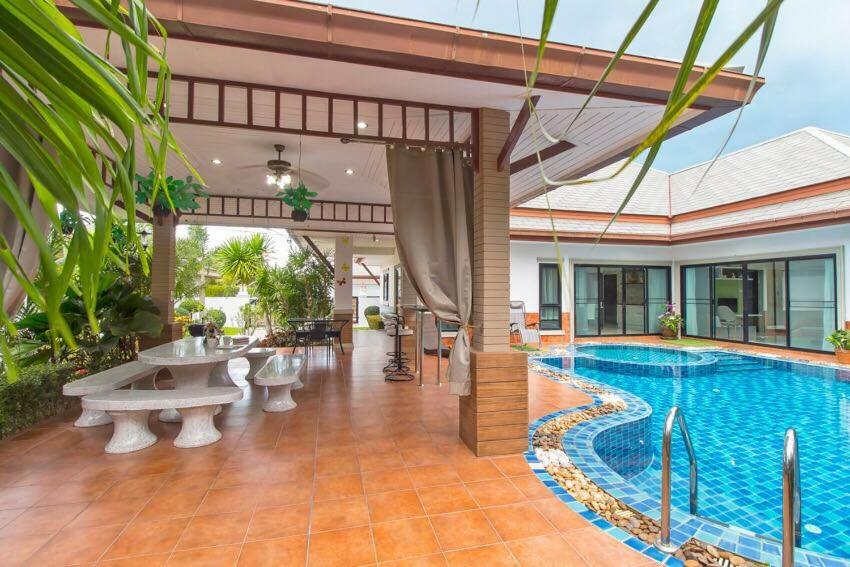 Villa Nataly На Джомтиен Екстериор снимка