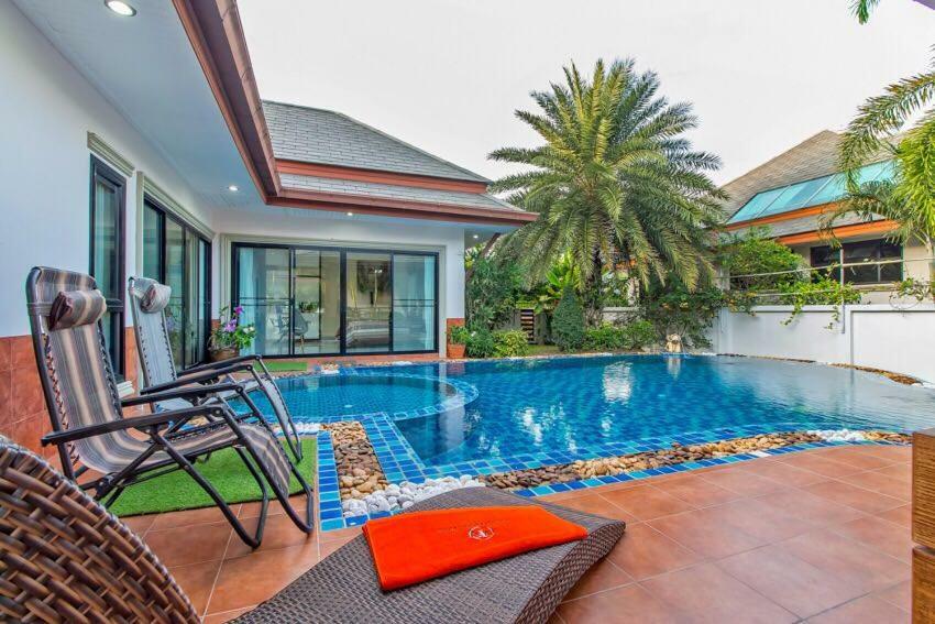 Villa Nataly На Джомтиен Екстериор снимка
