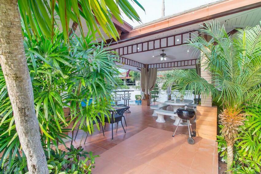 Villa Nataly На Джомтиен Екстериор снимка